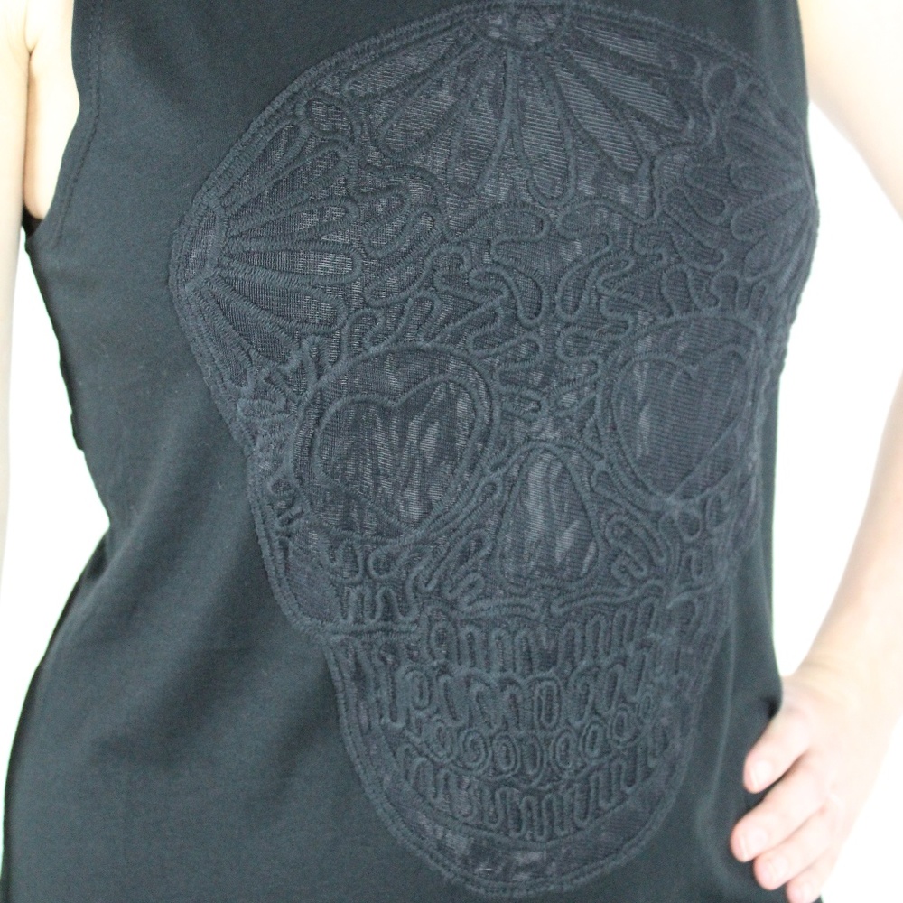 Skull Twist Back top